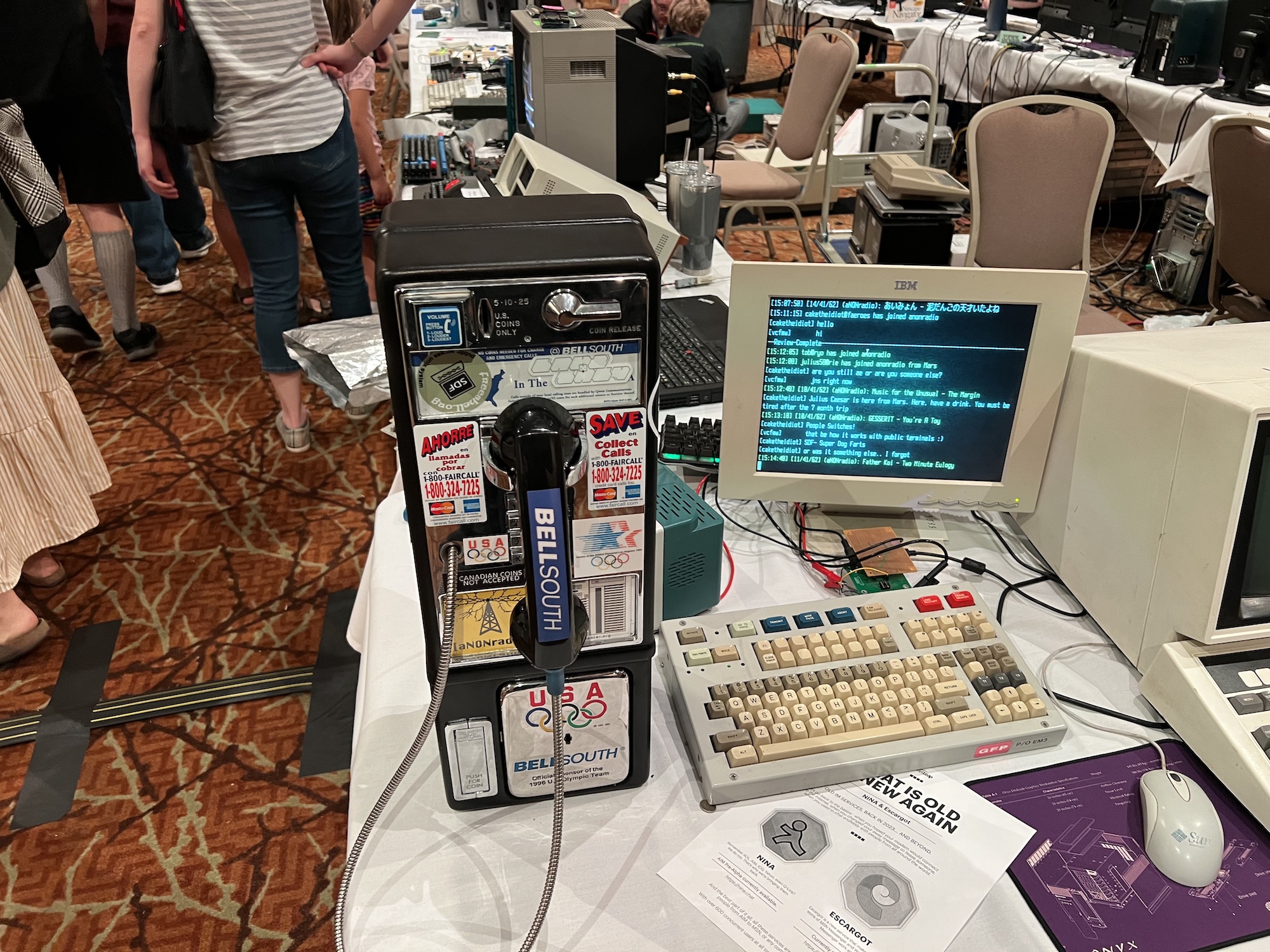 Payphone and computer used to hack it